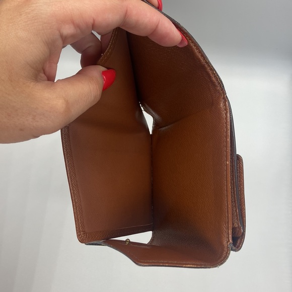 Louis Vuitton Monogram Bifold Wallet - Picture 10 of 12